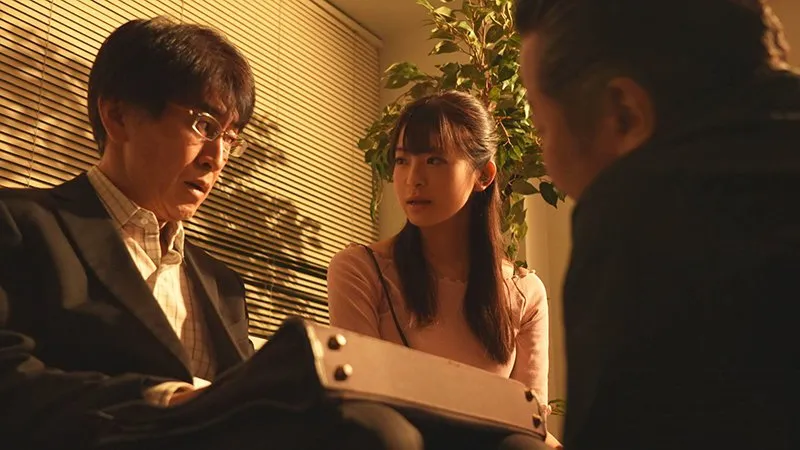 ông xã vay nợ bọn cho vay nặng lãi, người vợ phải bán thân để trả nợ