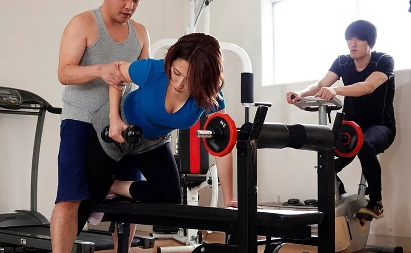 ông chồng phát hiện vợ địt nhau với huấn luyện viên thể hình