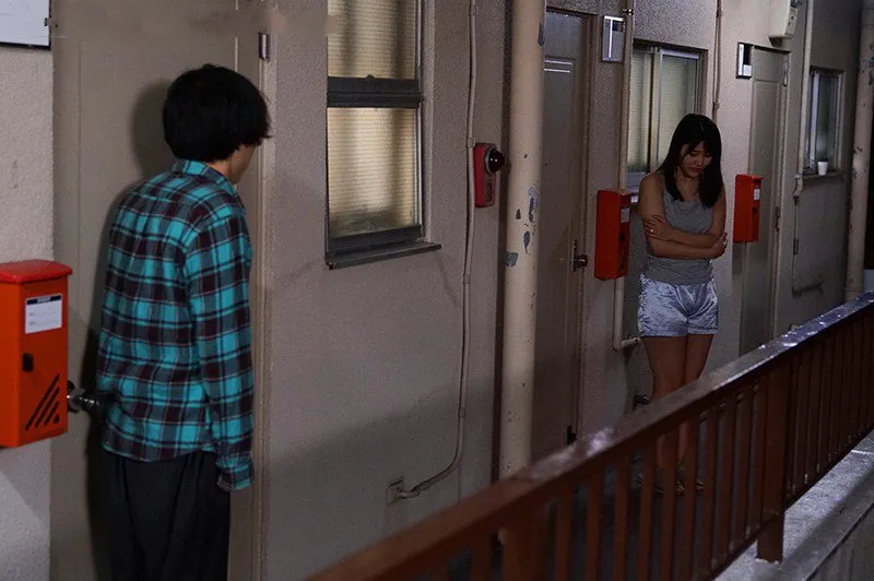 Bí mật địt trộm với cô gái nhà kế bên cãi nhau bị ông xã đuổi ra cửa