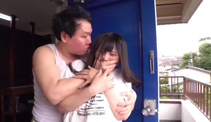 Tình đầu của tôi đã bị gã cạnh bên nhà quan hệ tơi tả